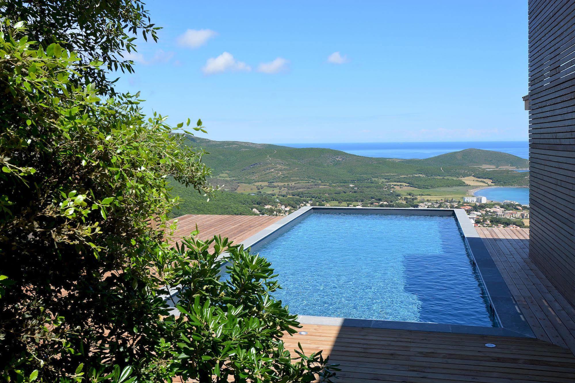 Le Tomino Hotel Macinaggio  Exterior photo
